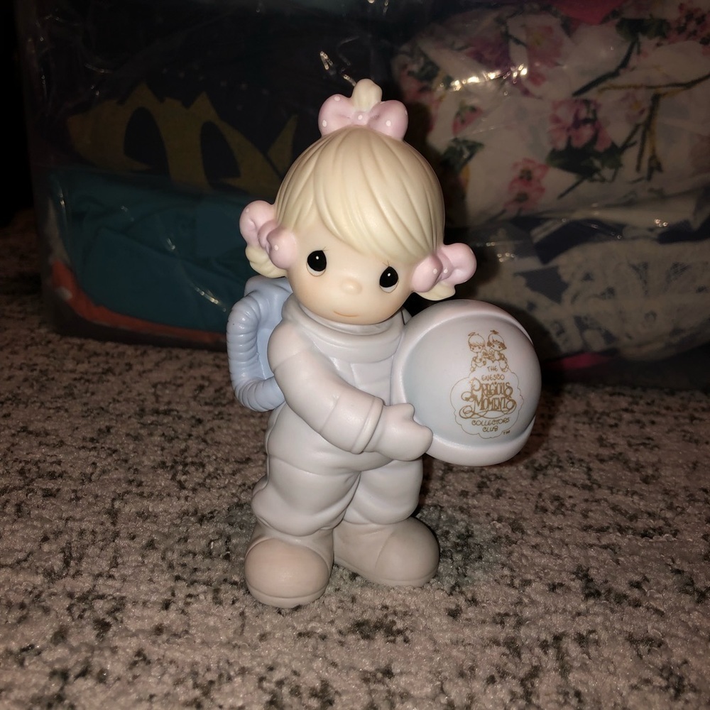 Precious Moments 1989 Vintage “The Club that is Outta this World” Figurine